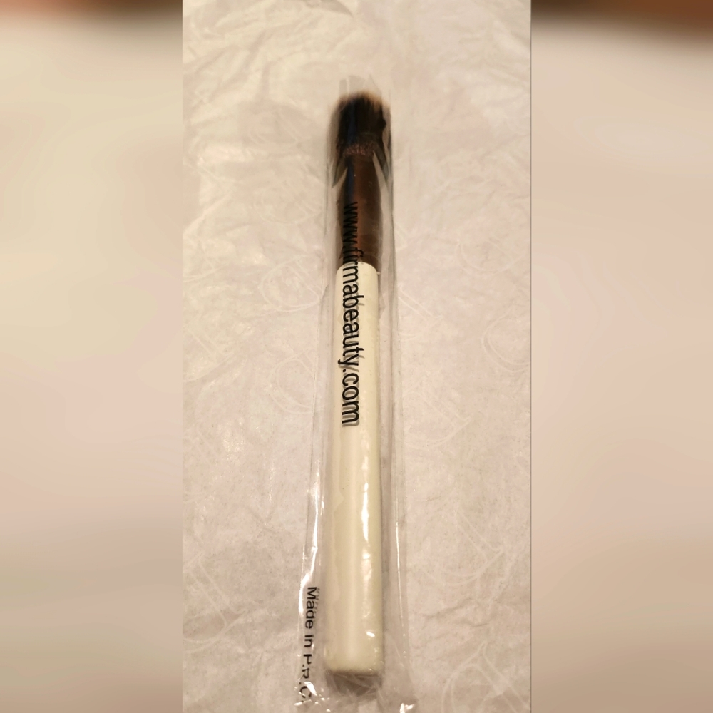 Firma Beauty 102 Elite Blush Brush White 8.5" NIB